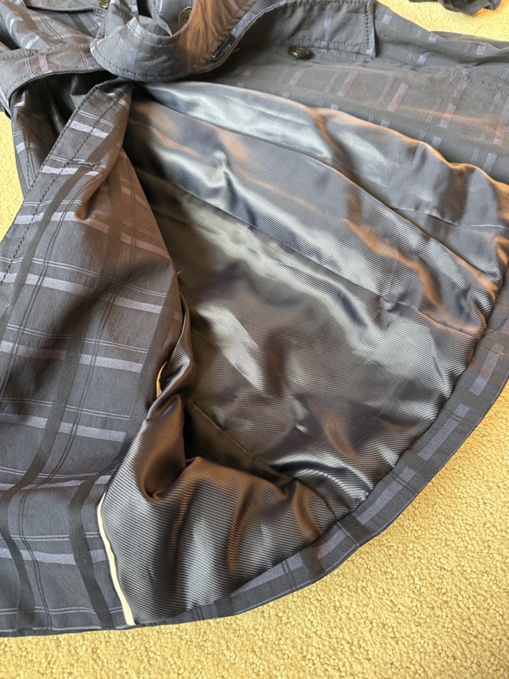 Banana Republic Double-Breasted navy Plaid Trench Coat . Beautifully detailed. - Picture 3 of 8